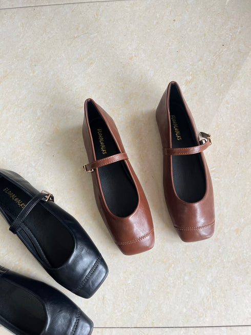 Women Square-Toe Plain Leather Shoe